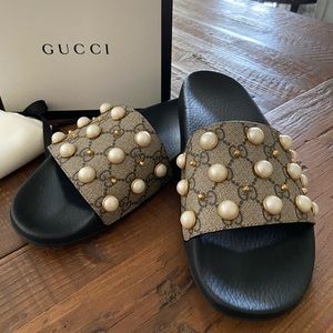 Gucci Supreme slides with pearls